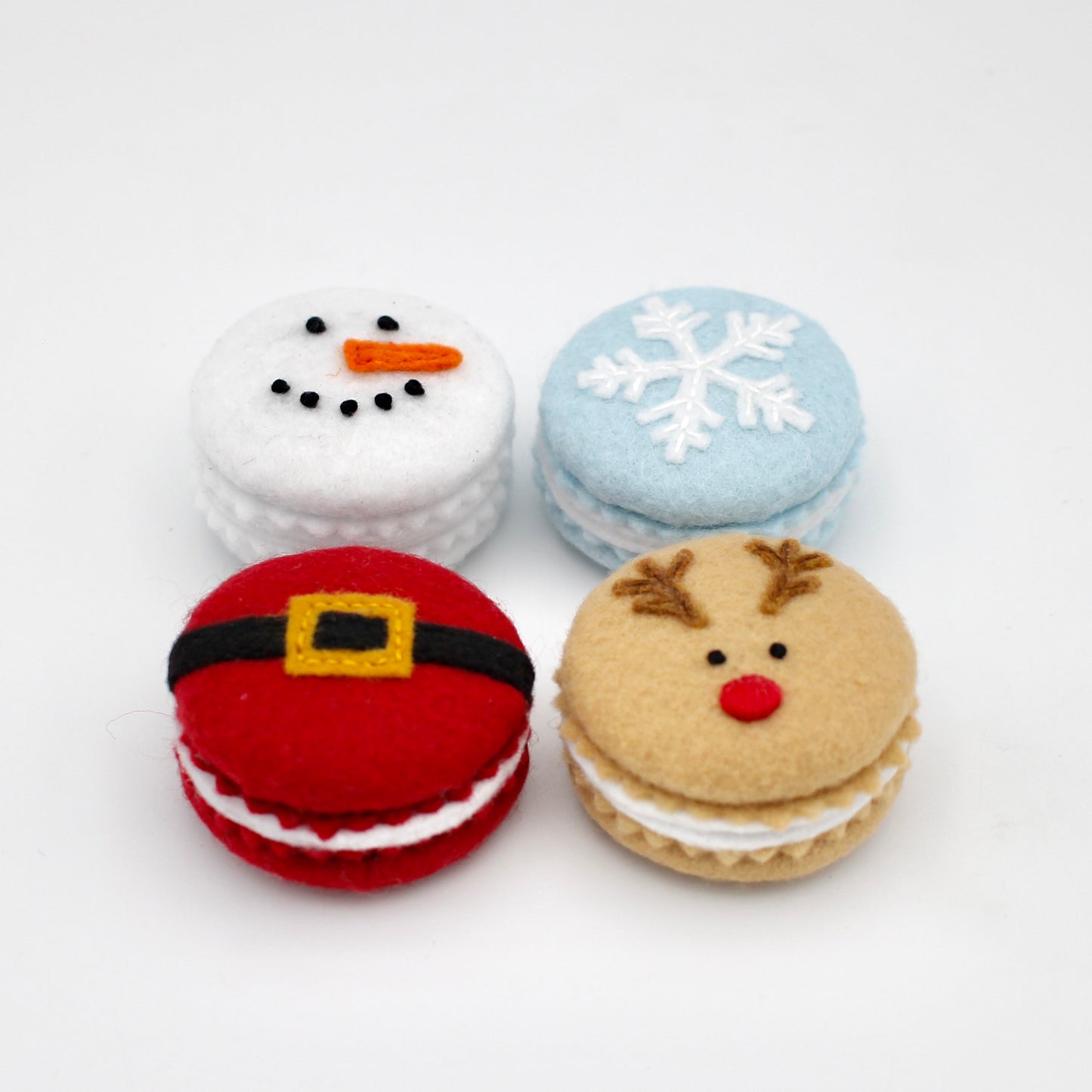 CHRISTMAS MACARONS