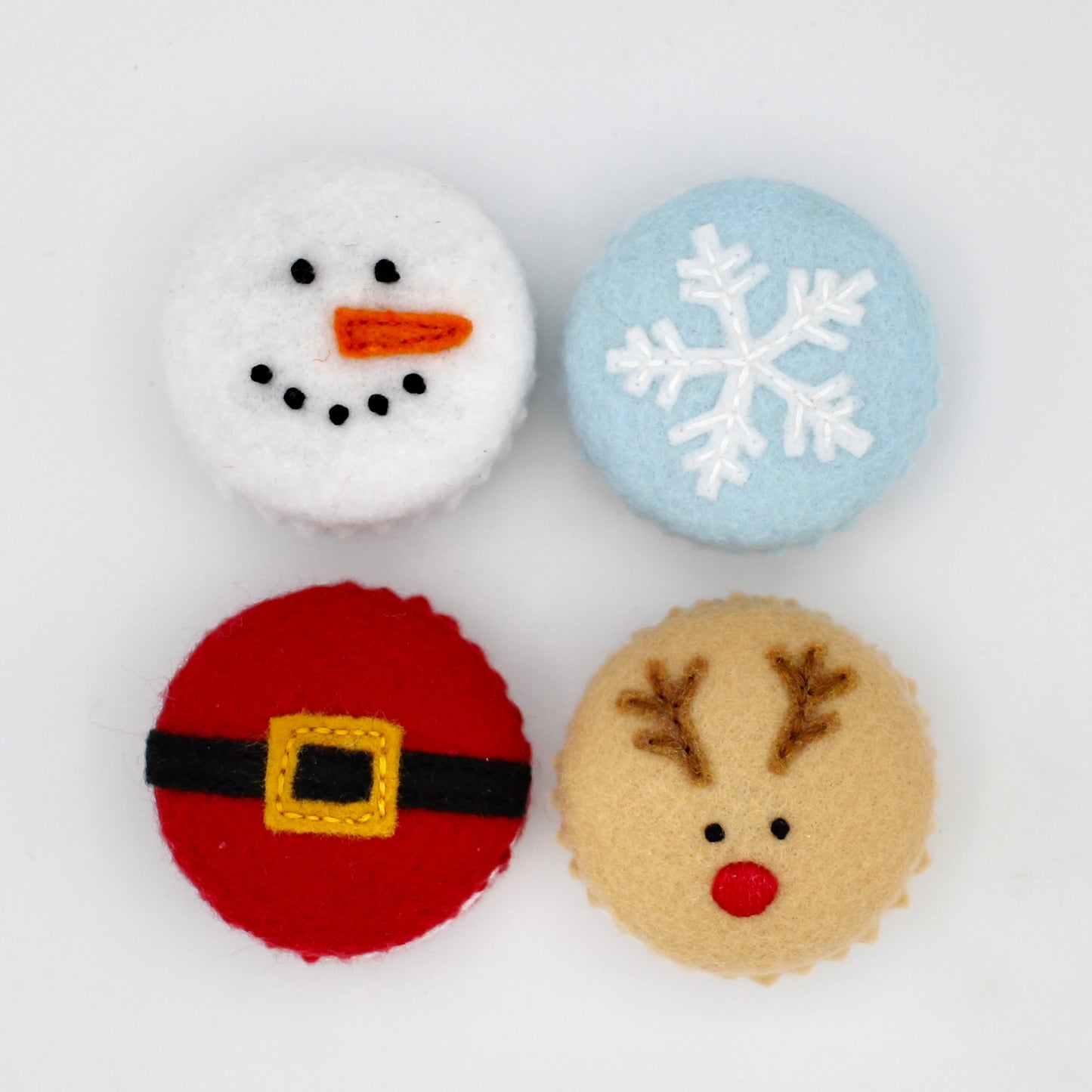 CHRISTMAS MACARONS